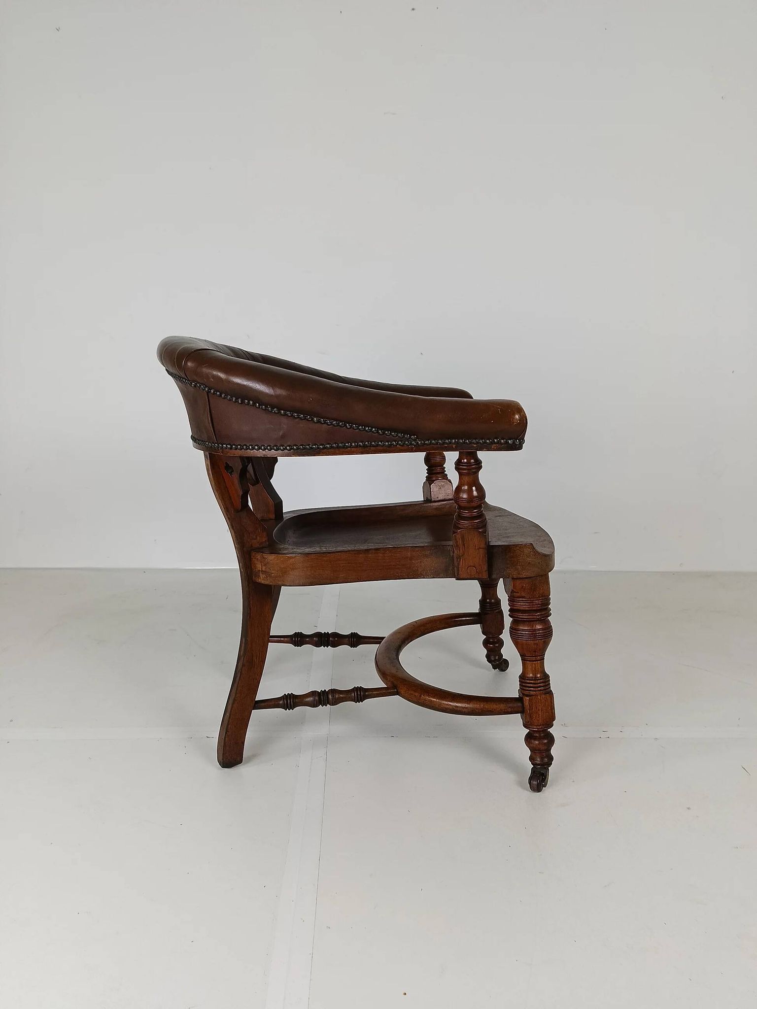 Chaise de bureau victorienne en acajou et cuir