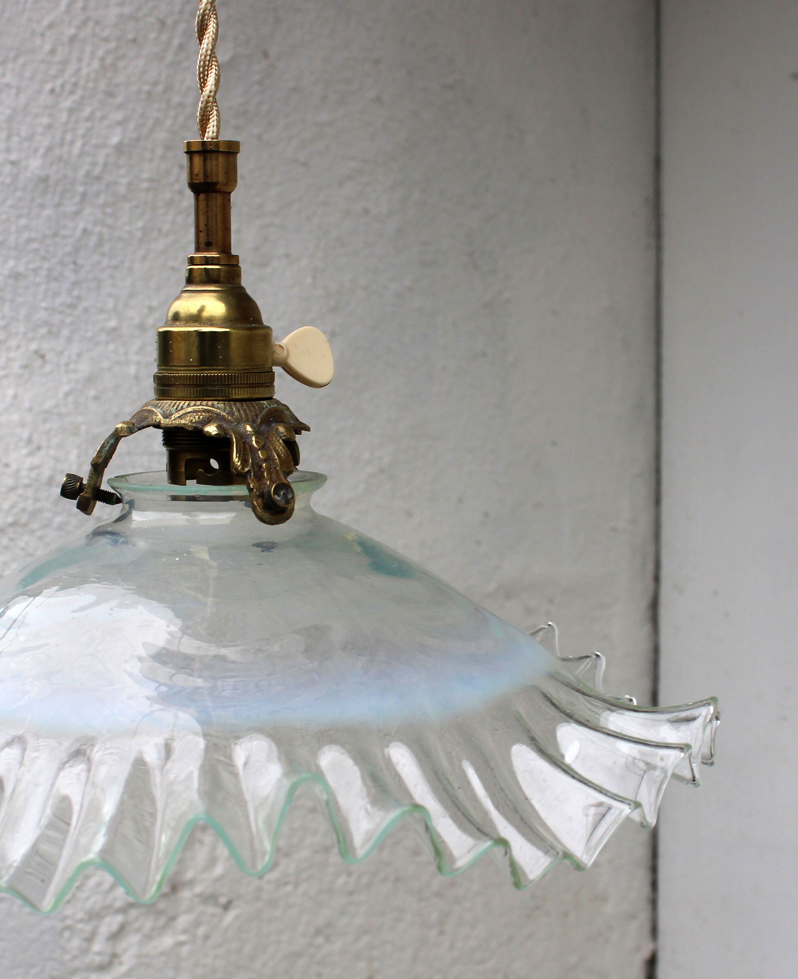 Walking suspension in blue and transparent nted opaline