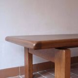 Large solid retractable coffee table