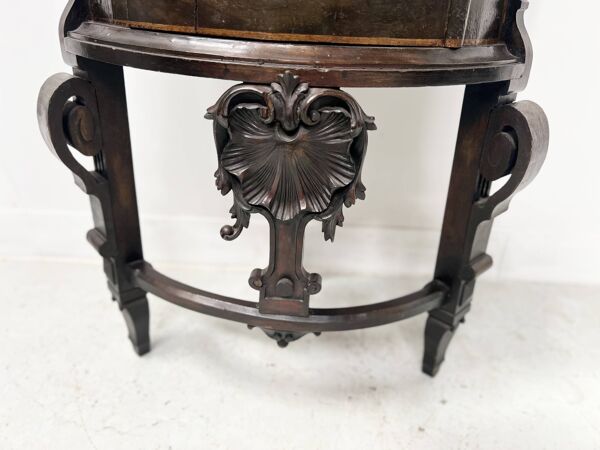 Meuble d'angle en demi lune a décor d'une scène biblique XIX siècle