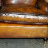 Howard & Son restored leather canapé, width 145 cm