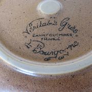 Grand plat en grès, aspect barbotine, Sarreguemines, France.