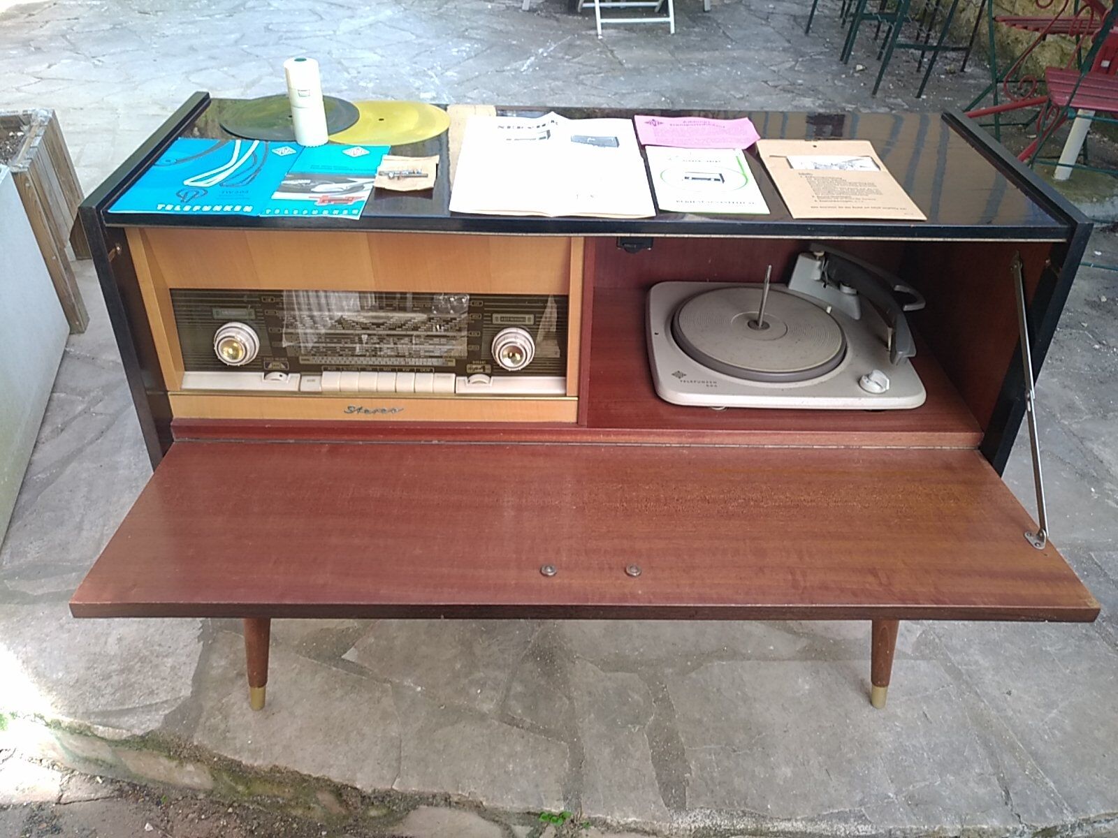 Vintage furniture "Stereo" radio Schaub-Laurenz and platinum Telefunken 504ken