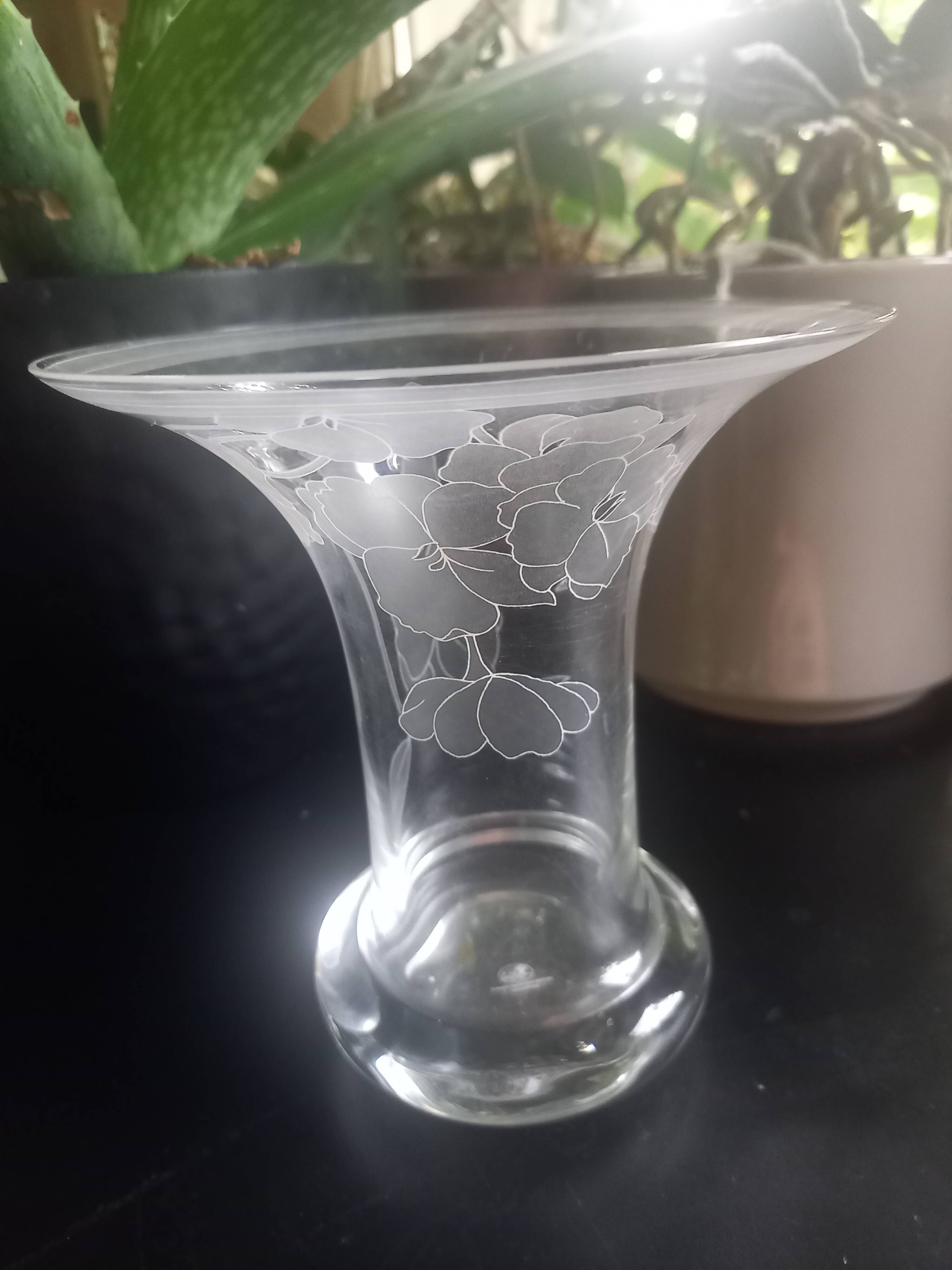 Leonard vase for Hutschenreuther in vintage glass