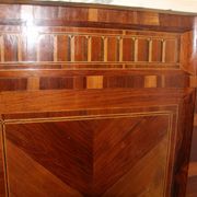 Commode aux attributs de musique d'époque Louis XVl