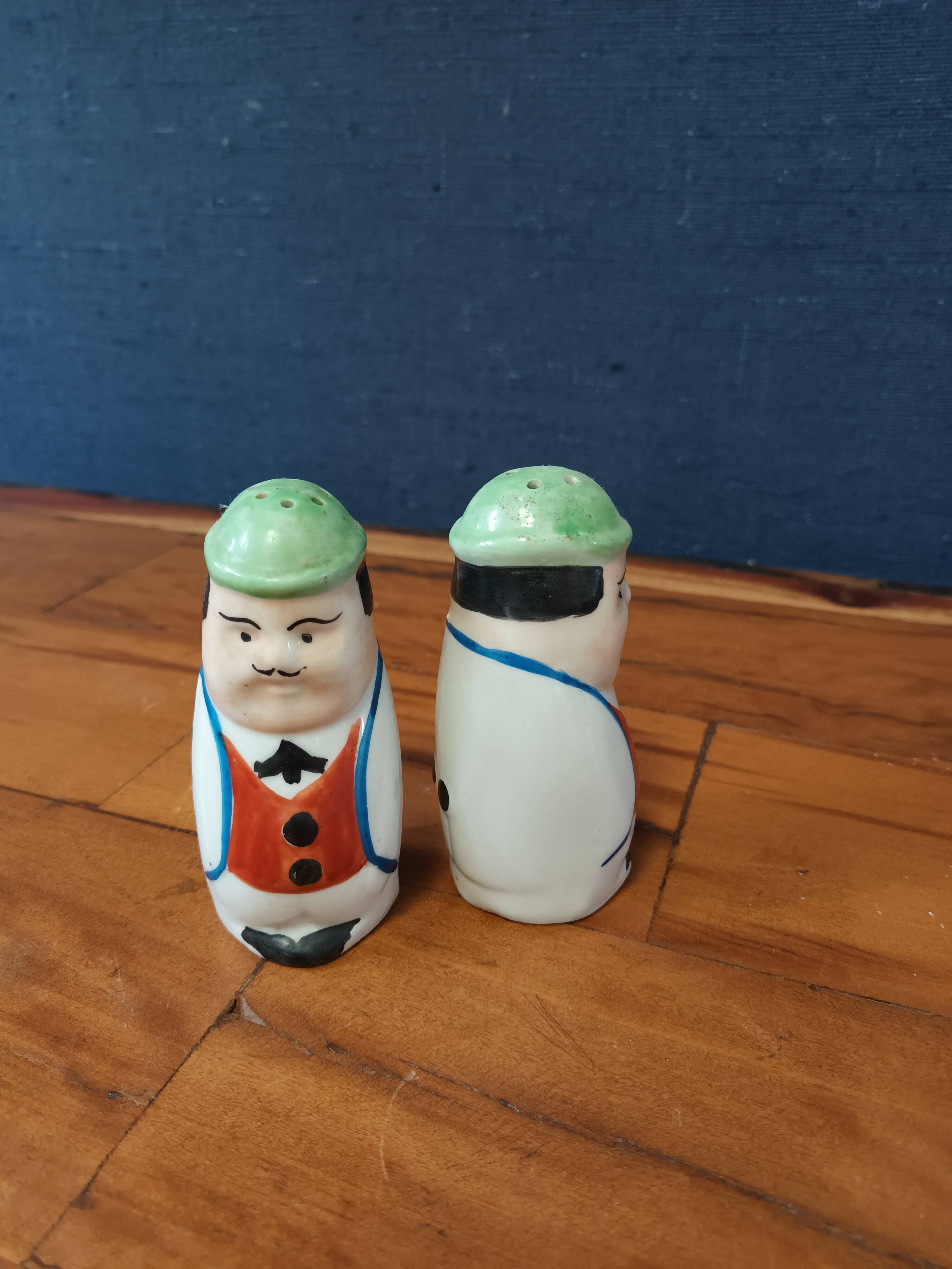 Pepper salt shaker