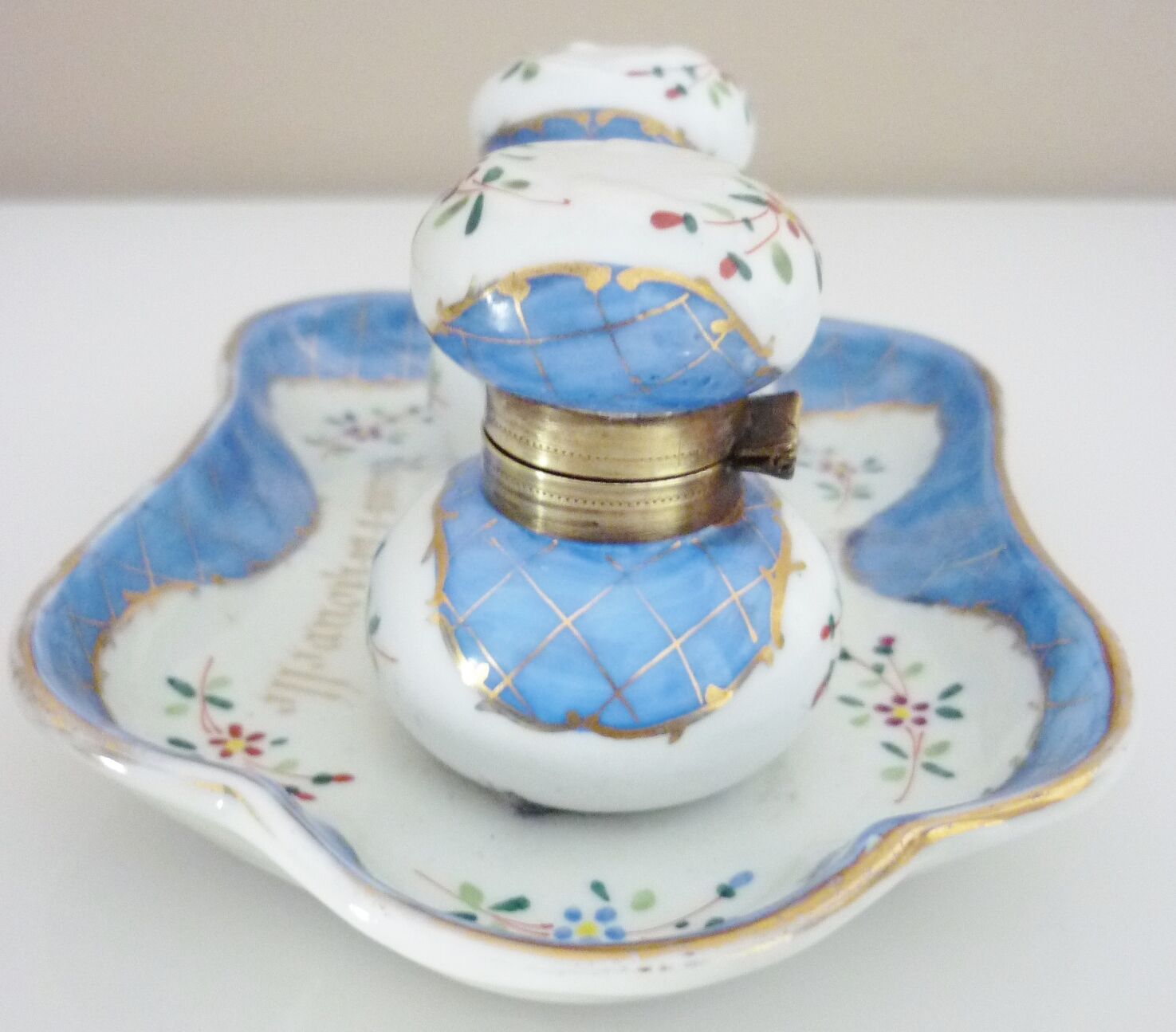 Double antique inkwells in hand-painted porcelain, nineteenth century