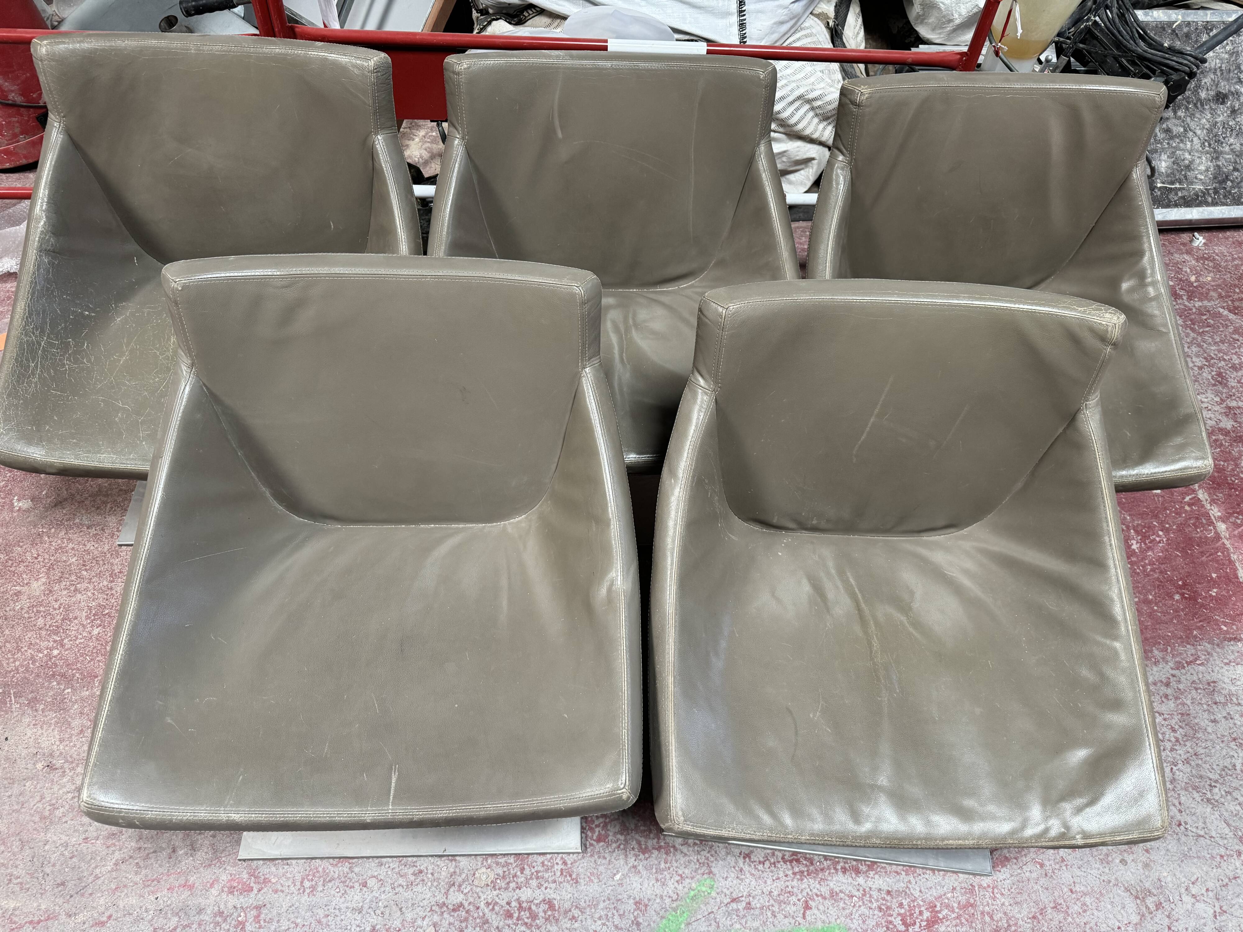 Swivel leather armchair team by wellis
