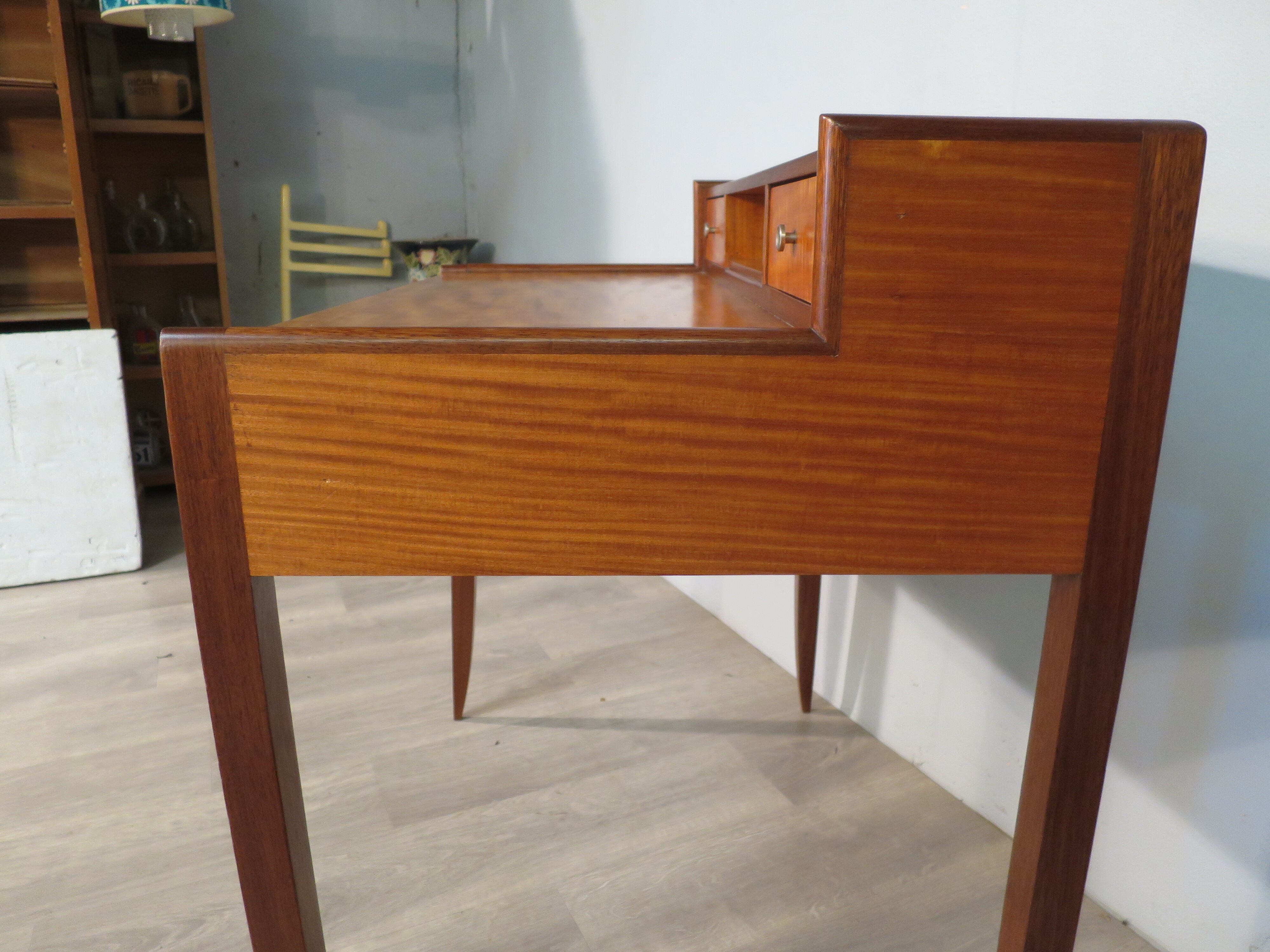 Art Deco office in lemon and mahogany