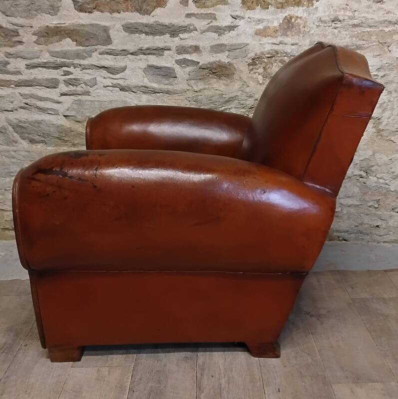 Mustache back club chair