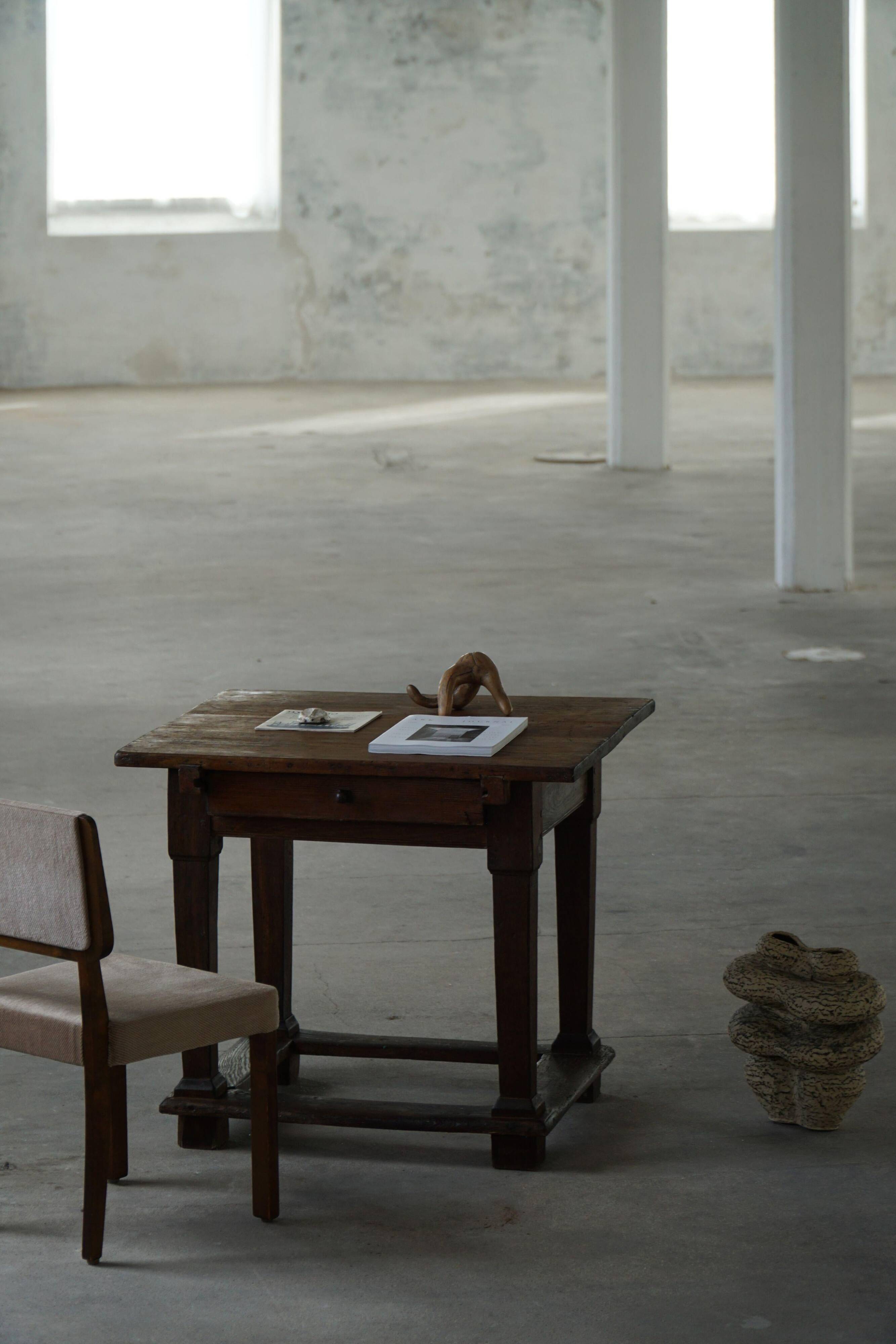 Primitive side table from the early 19th century in pine, Danish baroque cabinetmaker.