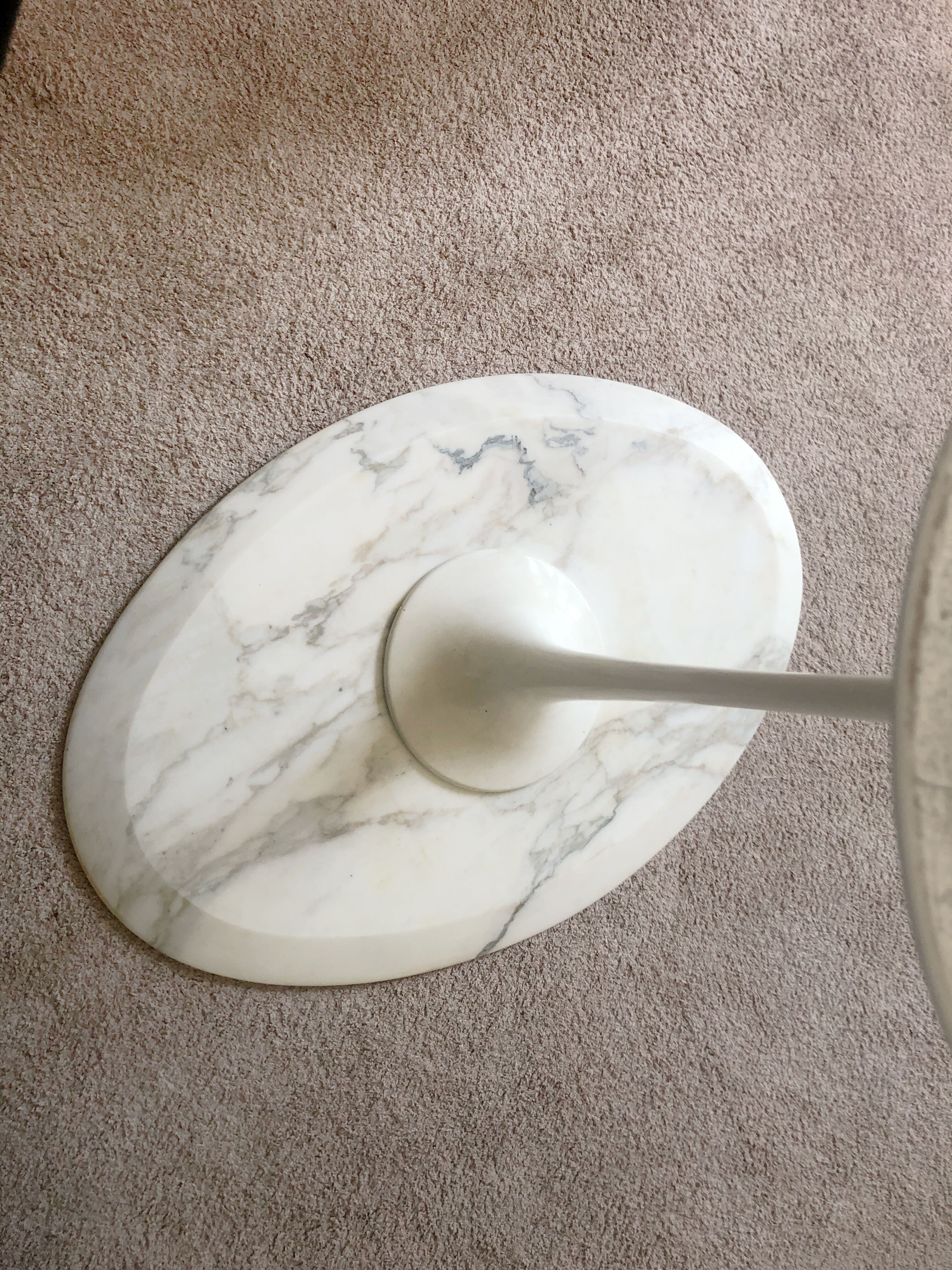 KNOLL PEDESTAL TABLE - Eero Saarinen