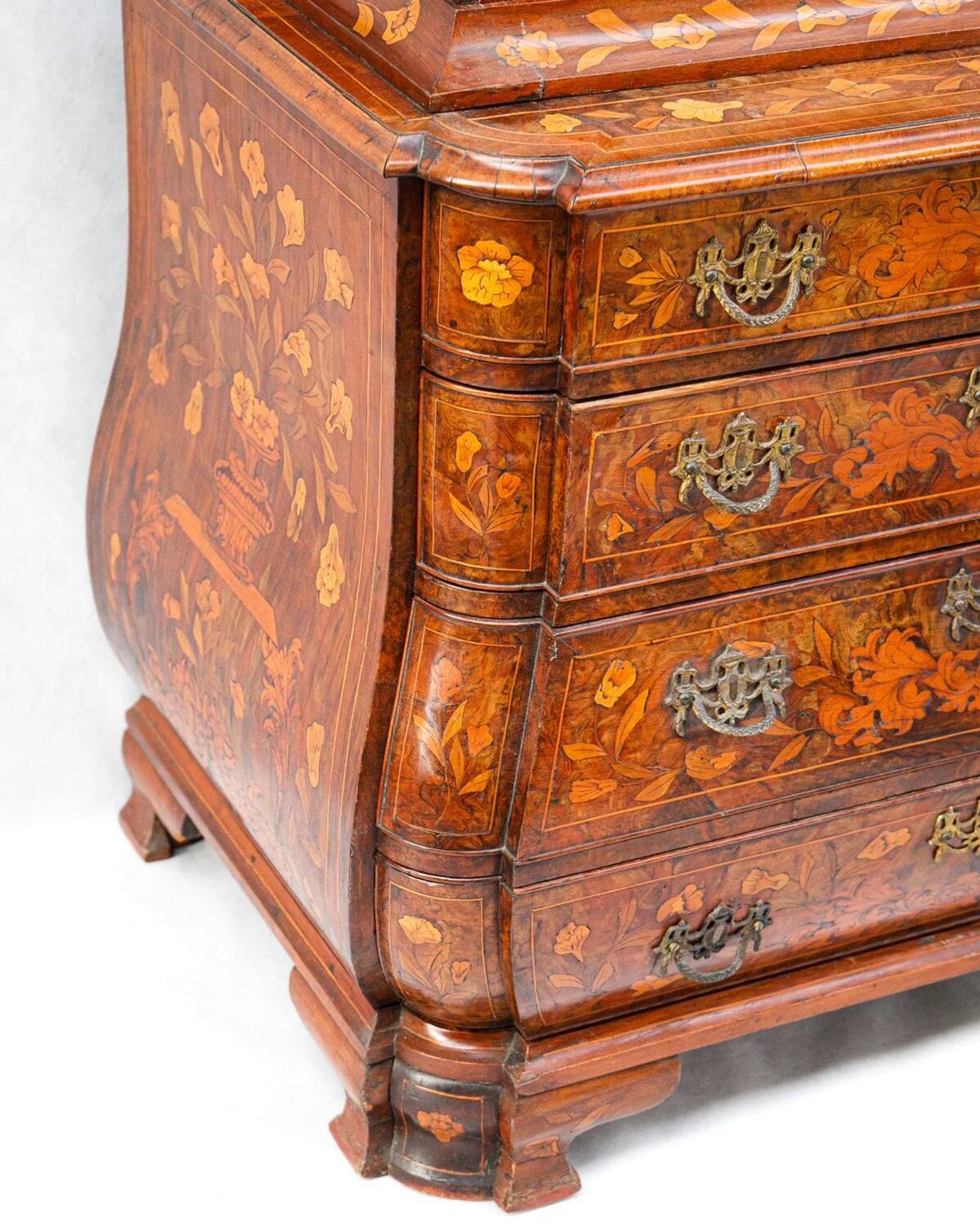 Small Dutch display cabinet in floral marquetry.