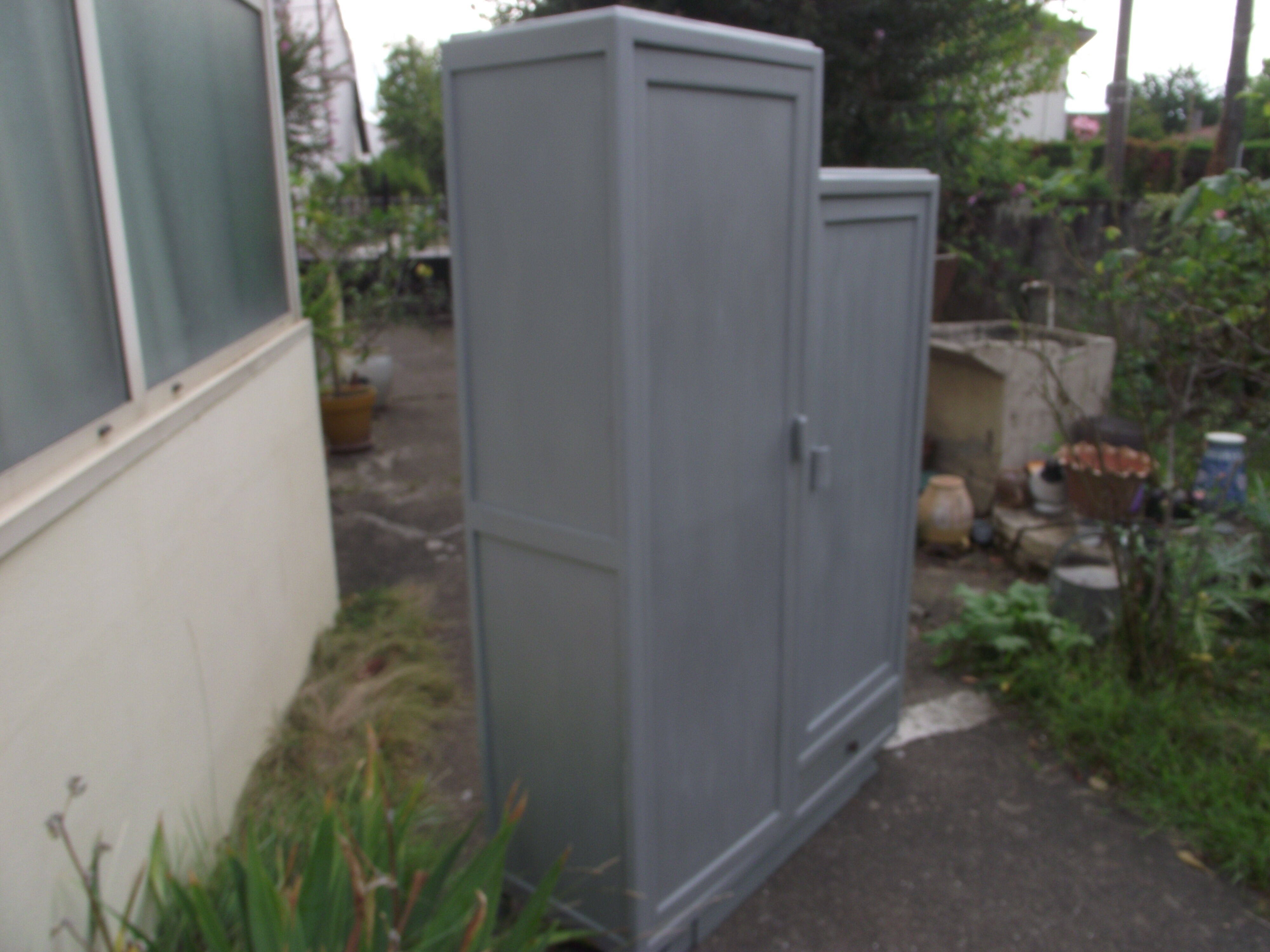 Asymmetrical cabinet from the 30s/40s