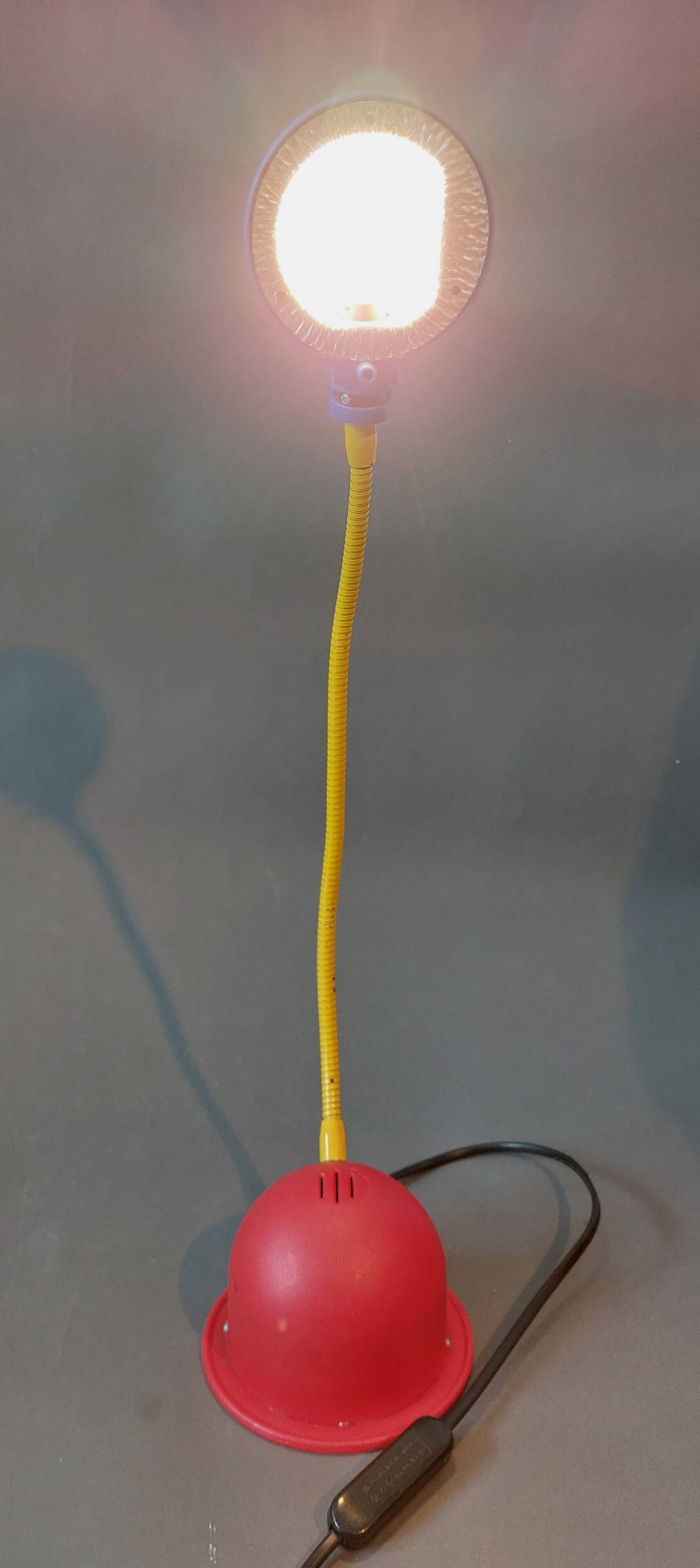 Halogen desk lamp Memphis Stilplast Movement, Italy 1980.