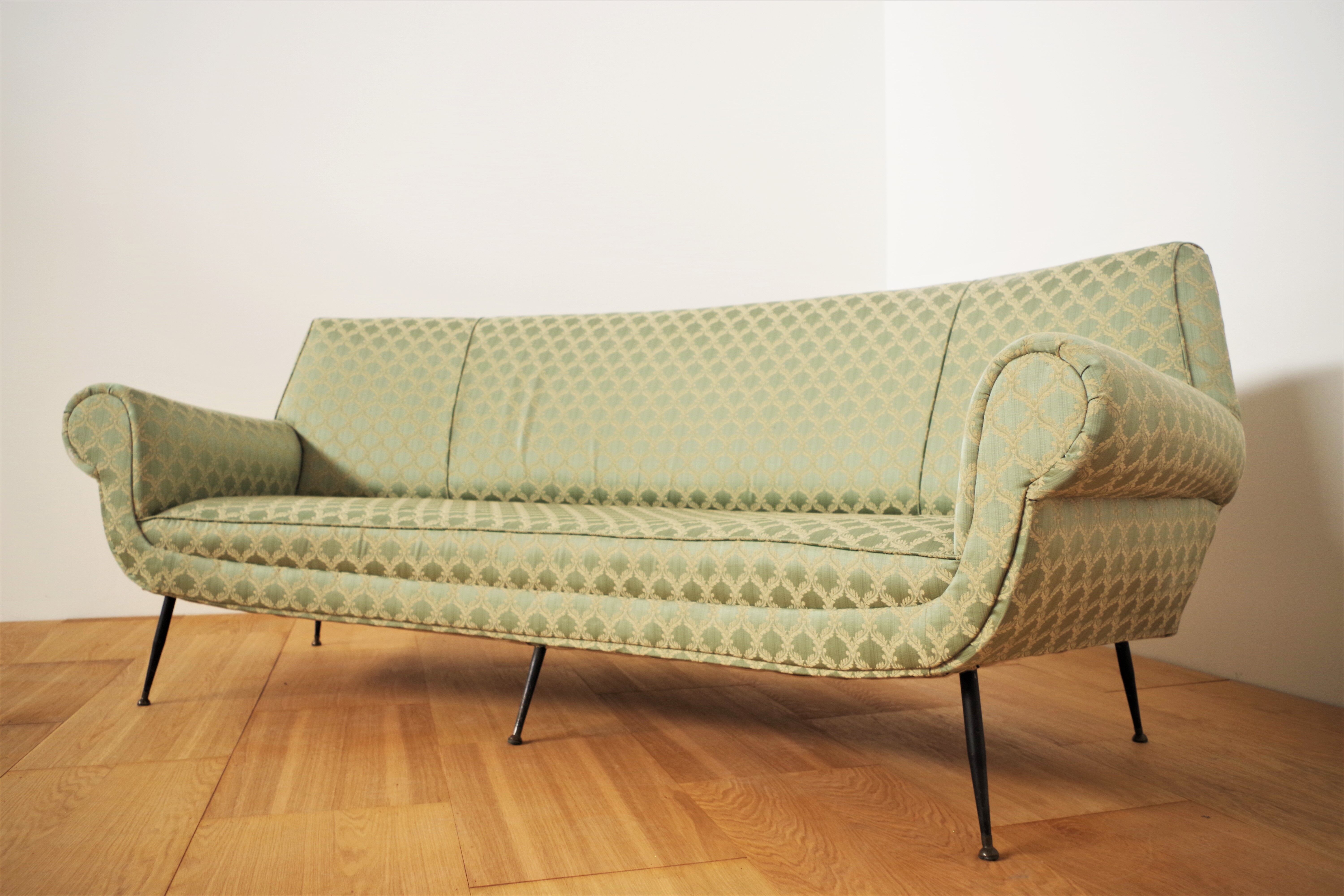 Curved silk sofa by Gigi Radice, 1950