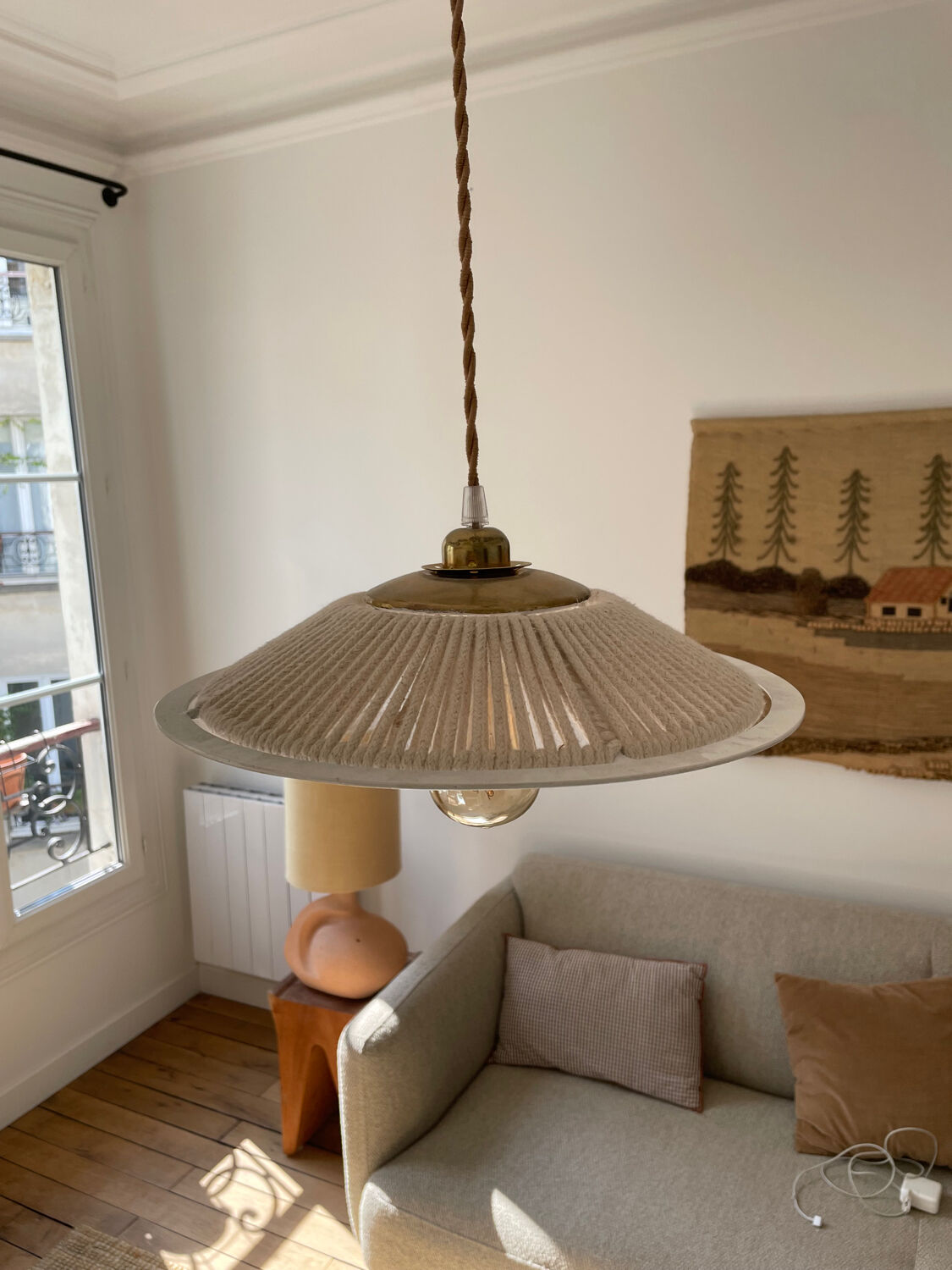 Suspension Parasol raphia et metal doré