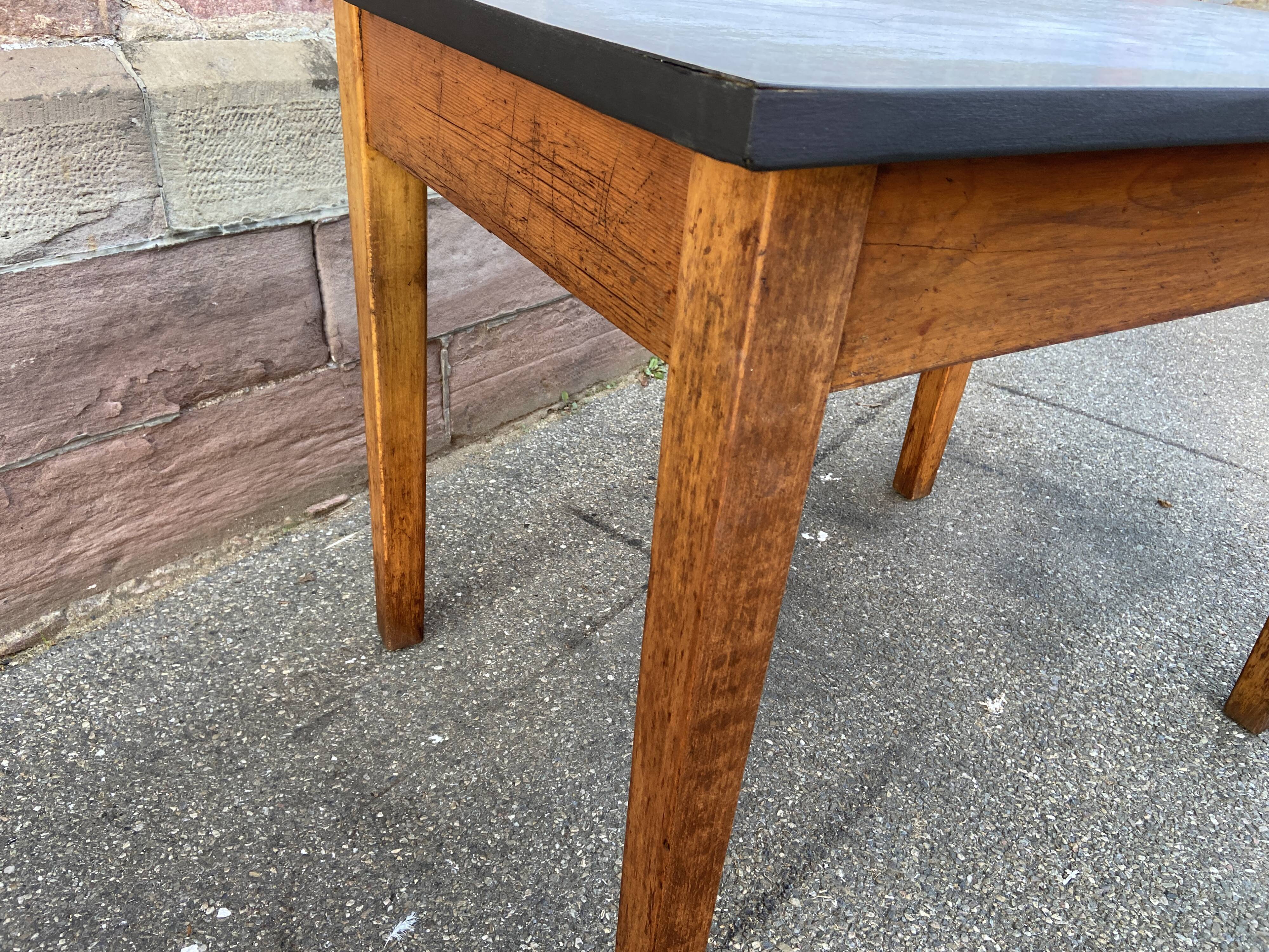 Mid-century kitchen table Formica 1960 french table