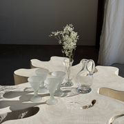 Carafe en verre à bec verseur et anse