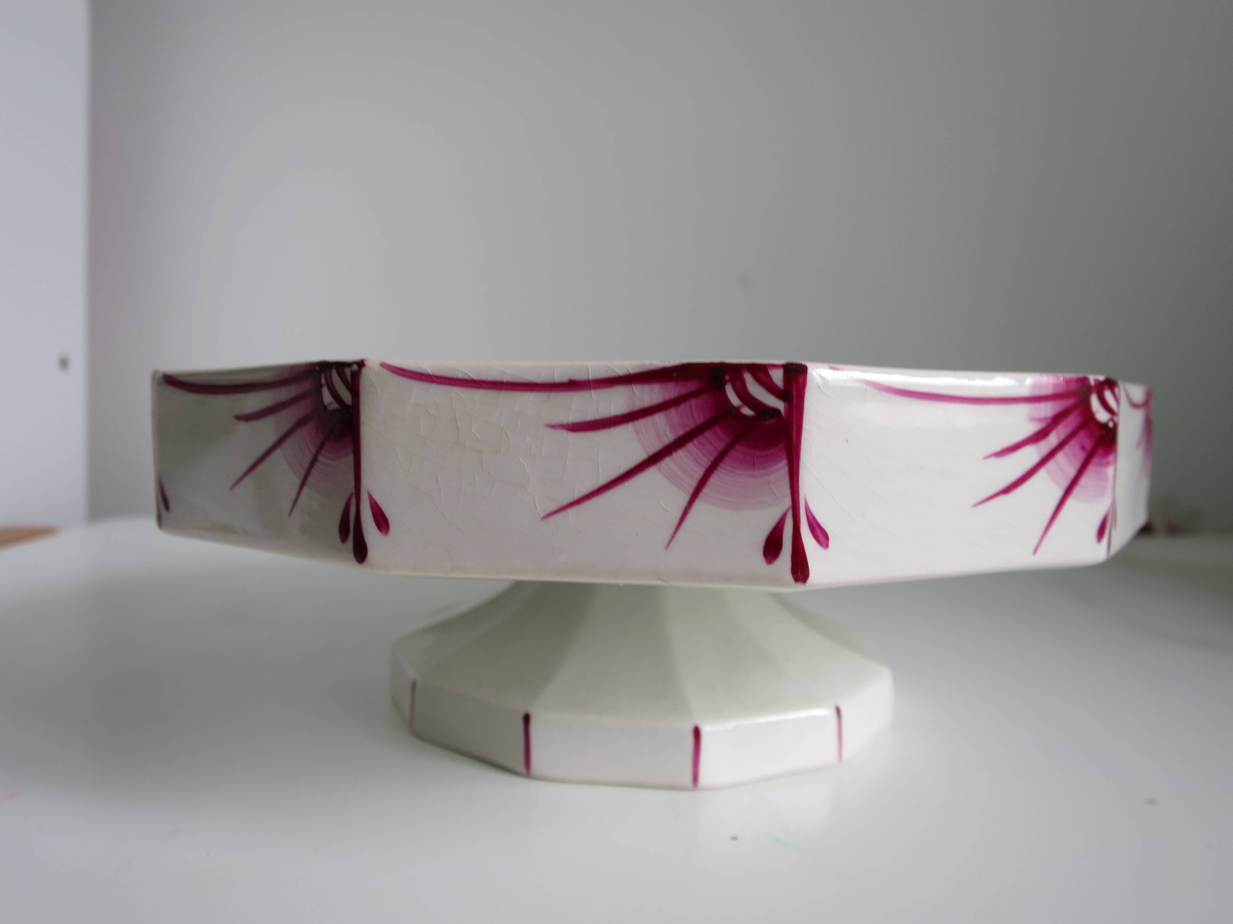 Compotier–Vintage serving plate-Cake dish–Dark pink red art deco patterns - octagonal shape