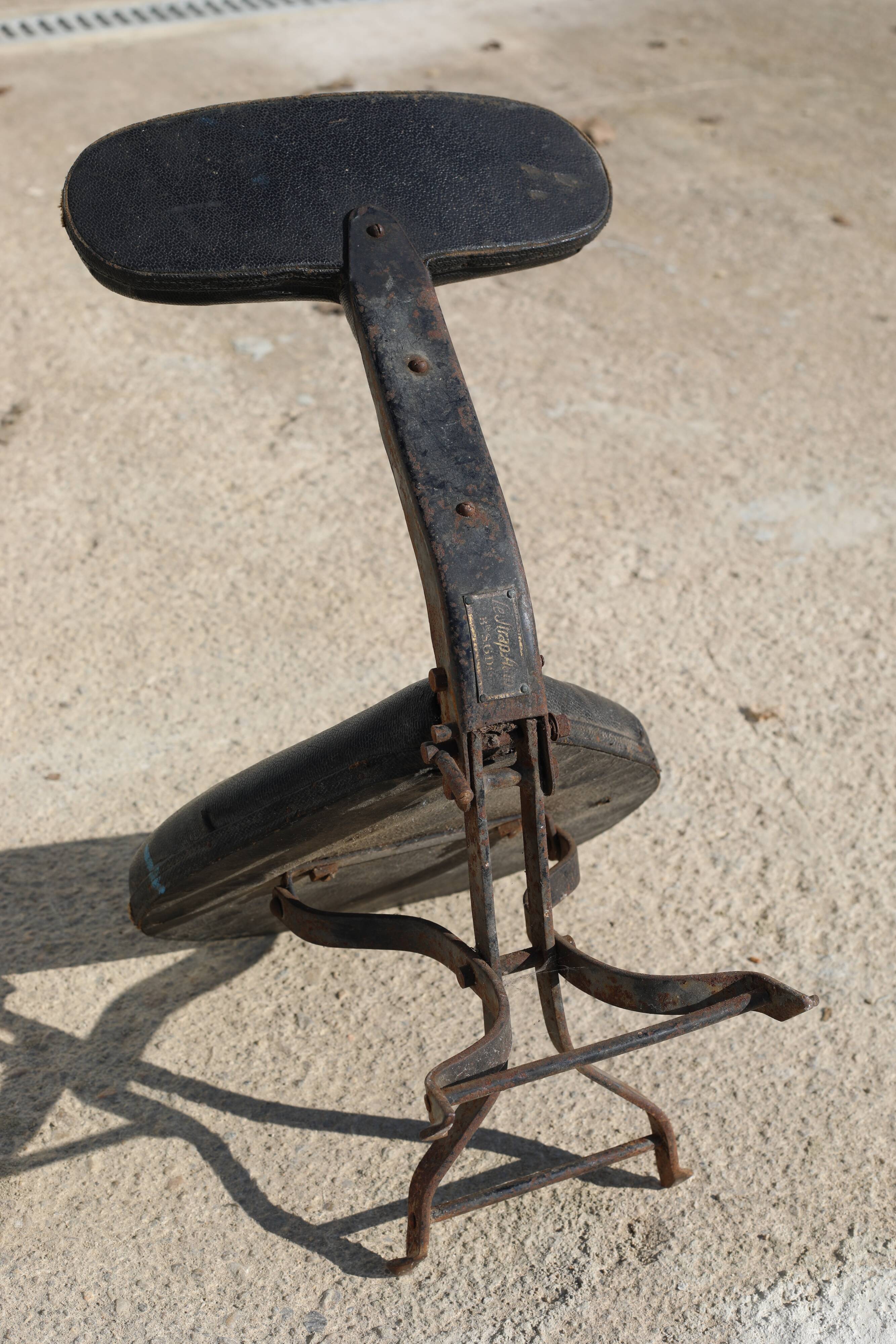 Strap-auto seat early 20th century