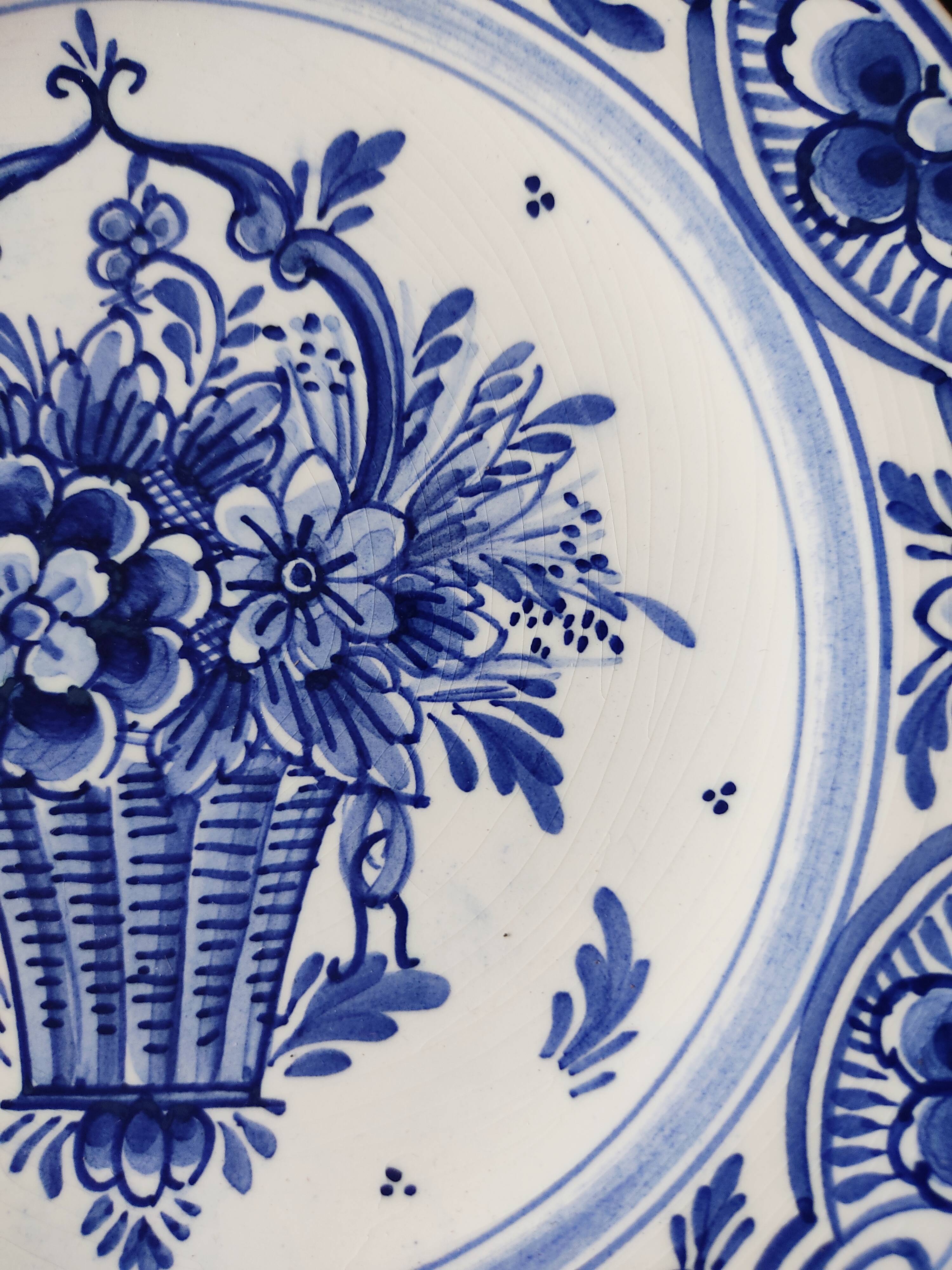 Plate Delft flower basket