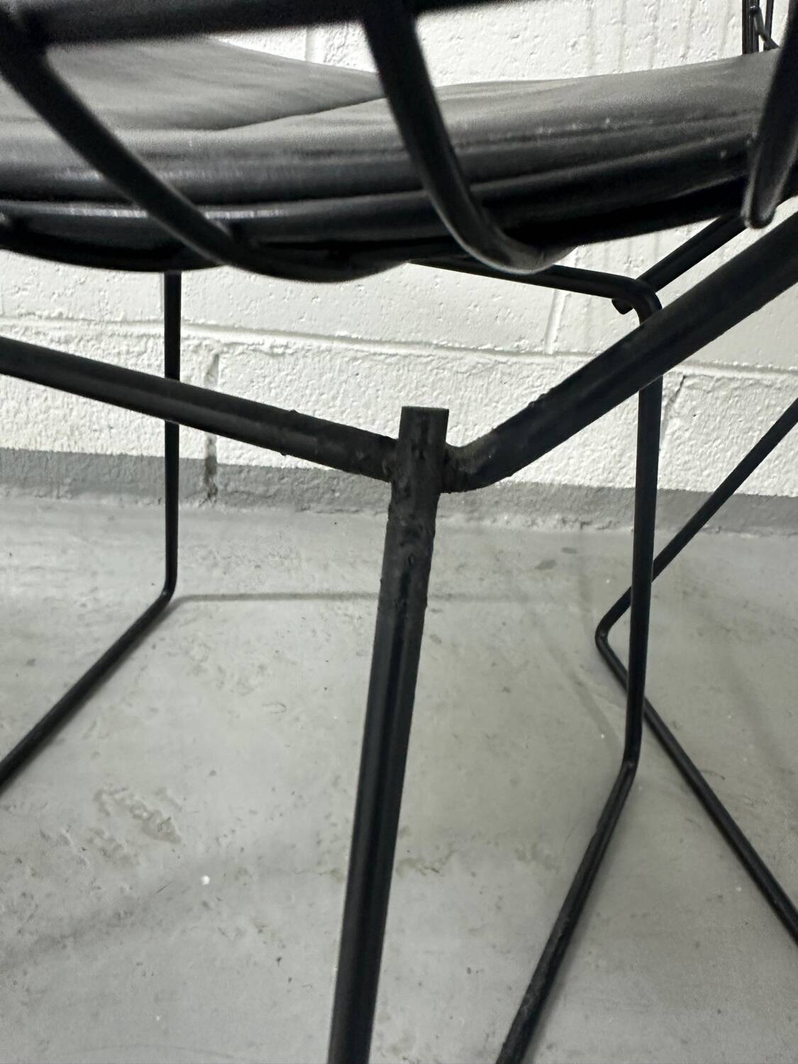 Set of 3 Bertoia Knoll International chairs circa 1960