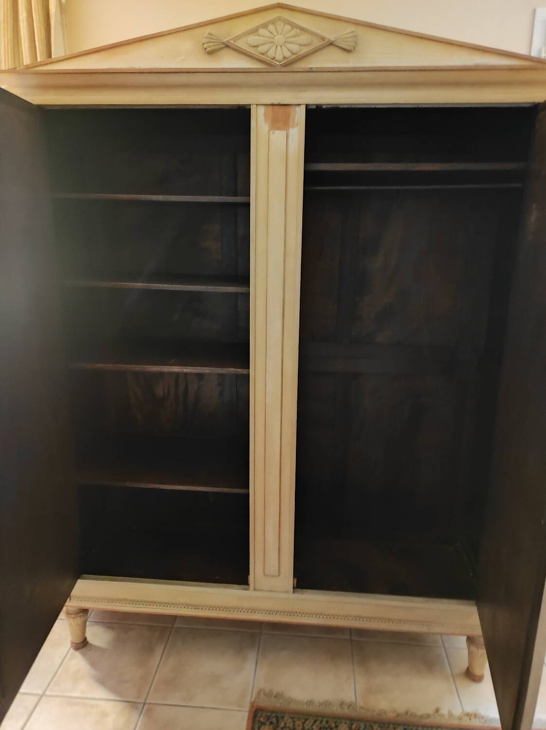 2-door patinated mirrored wardrobe