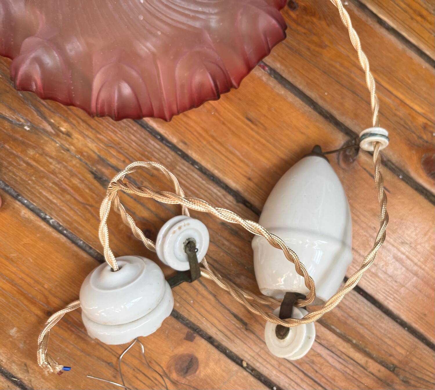 Opaline glass pendant light, frilly, rises and falls