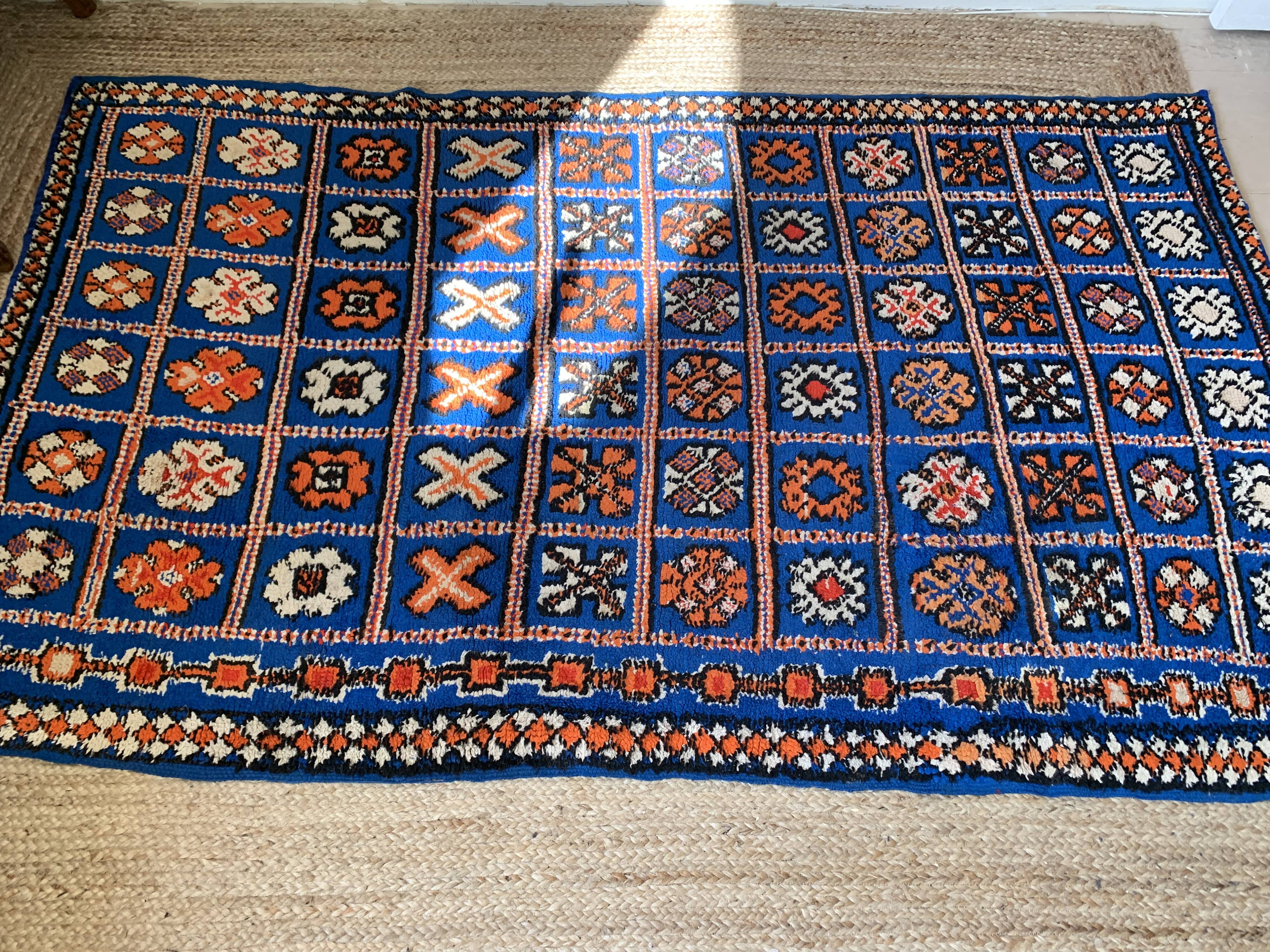 Tapis berbère en laine bleu majorelle