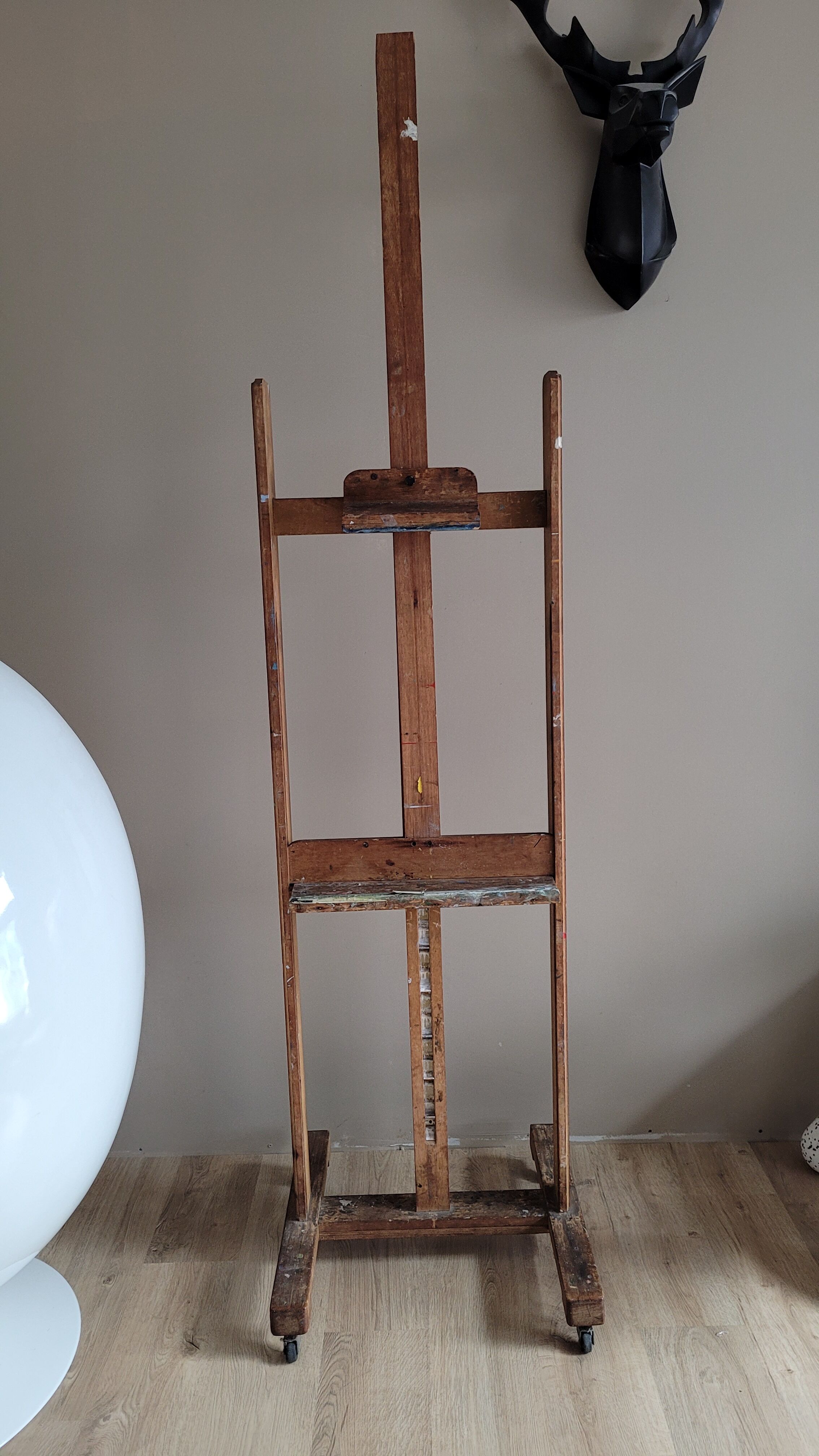 Belgian painter easel