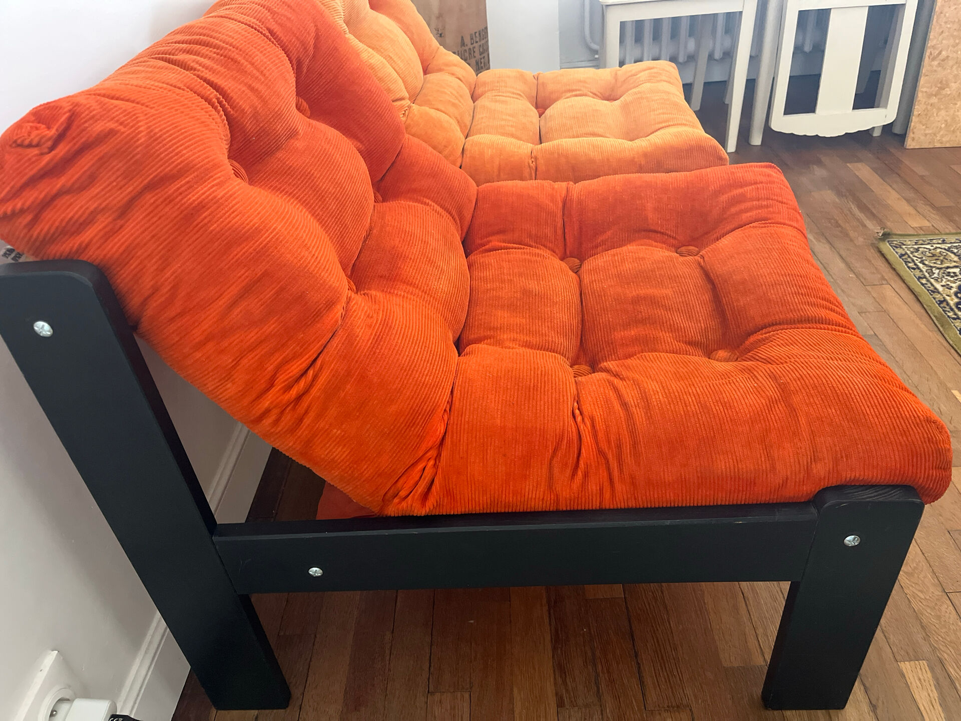2 fauteuils en velours orange Vintage année 1974