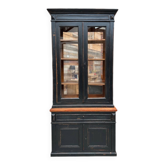 Shop window display from the early 20th century