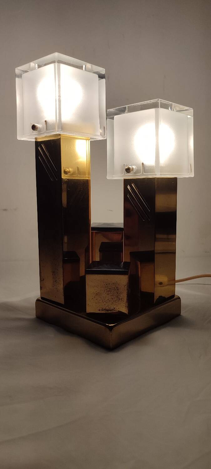 Lámpara de mesa de metal. Italia,1970s.