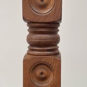 Brutalist floor lamp in turned wood, in the style of Charles Dudouyt.