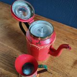 Ancienne cafetière et pot à lait en tôle émaillée