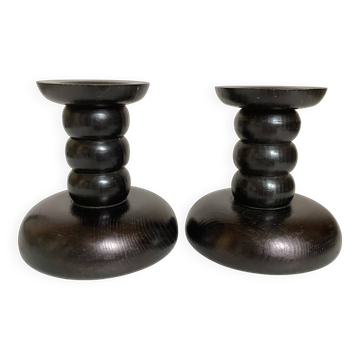 Paire de bougeoirs en bois teinté noir