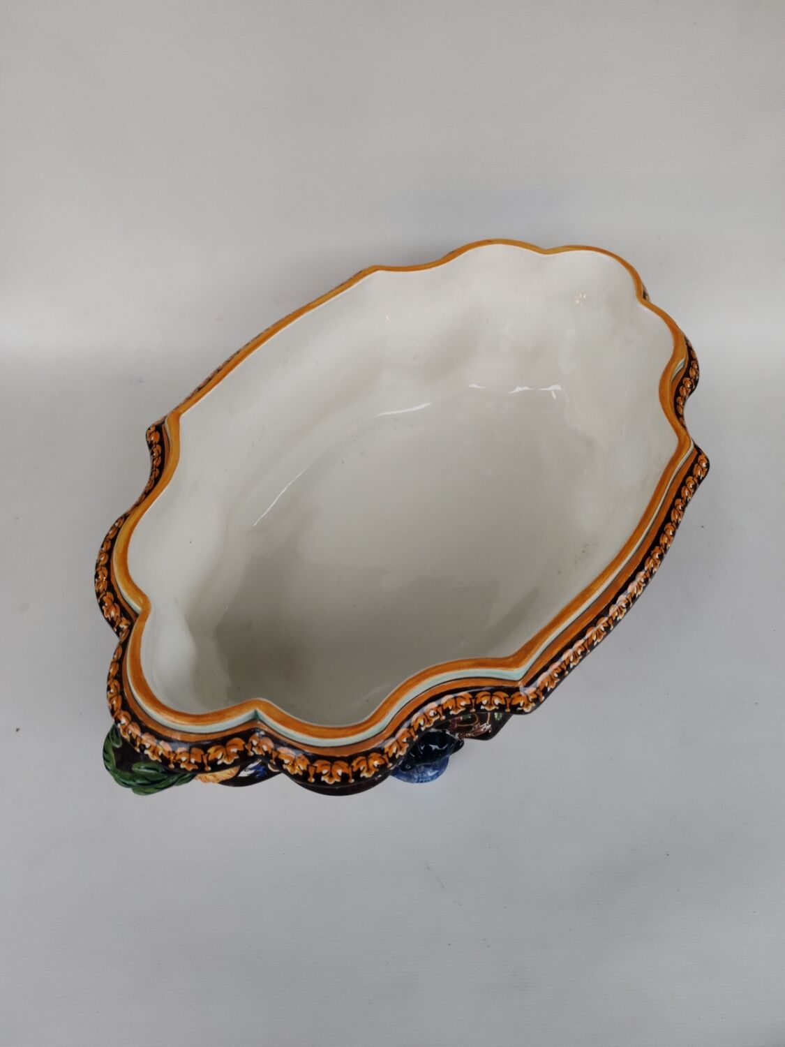 Gien earthenware jardinière, Renaissance model, 20th century.