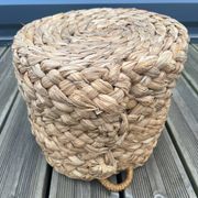 Repose-pied pouf tressé années 70