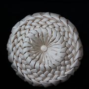 Coussin rond tissu satiné plissé diametre 39 cm