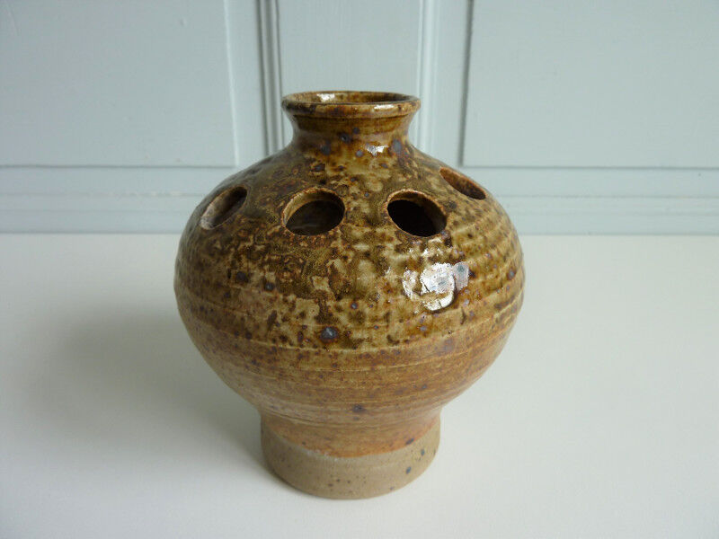 Vase enamelled sandstone