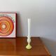 Vase en opaline jaune pâle élancé années 50-60