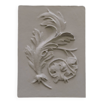 Bas-relief en plâtre feuille d’acanthe – style baroque / classique
