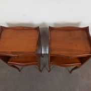 Paire de tables de chevet style Louis XV
