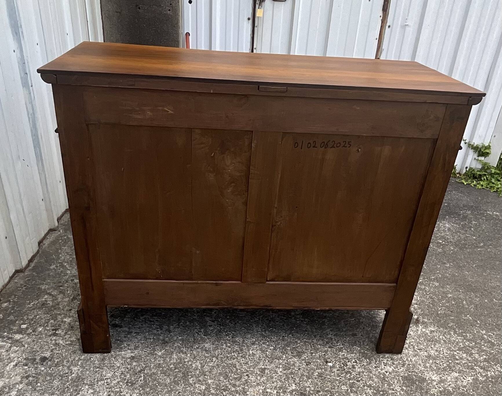 Louis-Philippe chest of drawers in burr walnut – Late 19th century