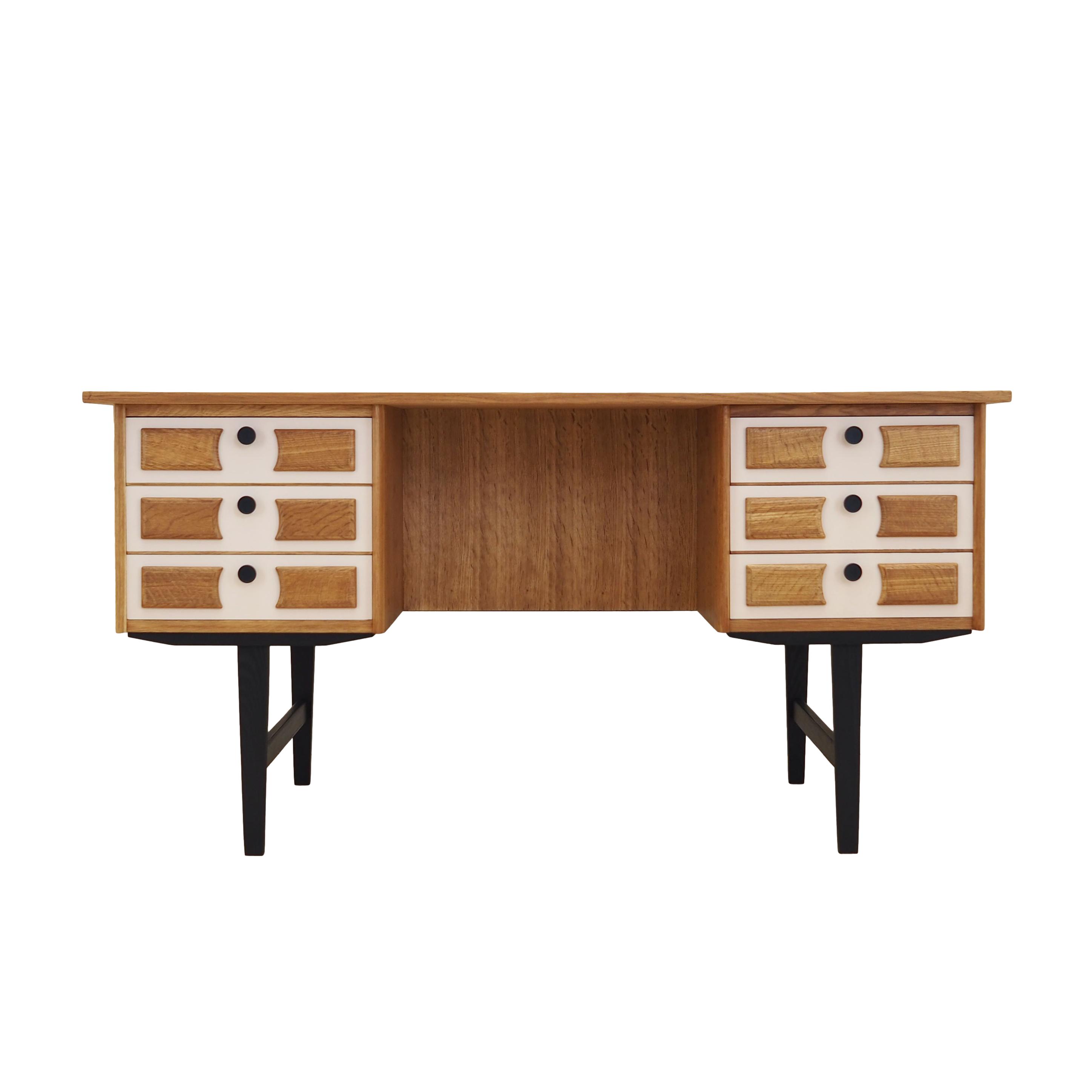 Oak desk, Danish design, 1960s, designer: Henning Kjaernulf