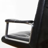 Oswaldo Borsani swivel Chair P125 for Tecno Milano