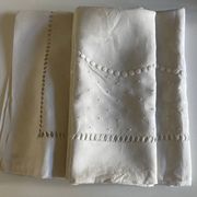 Drap de fil de lin brodé de pois sans monogramme 1950