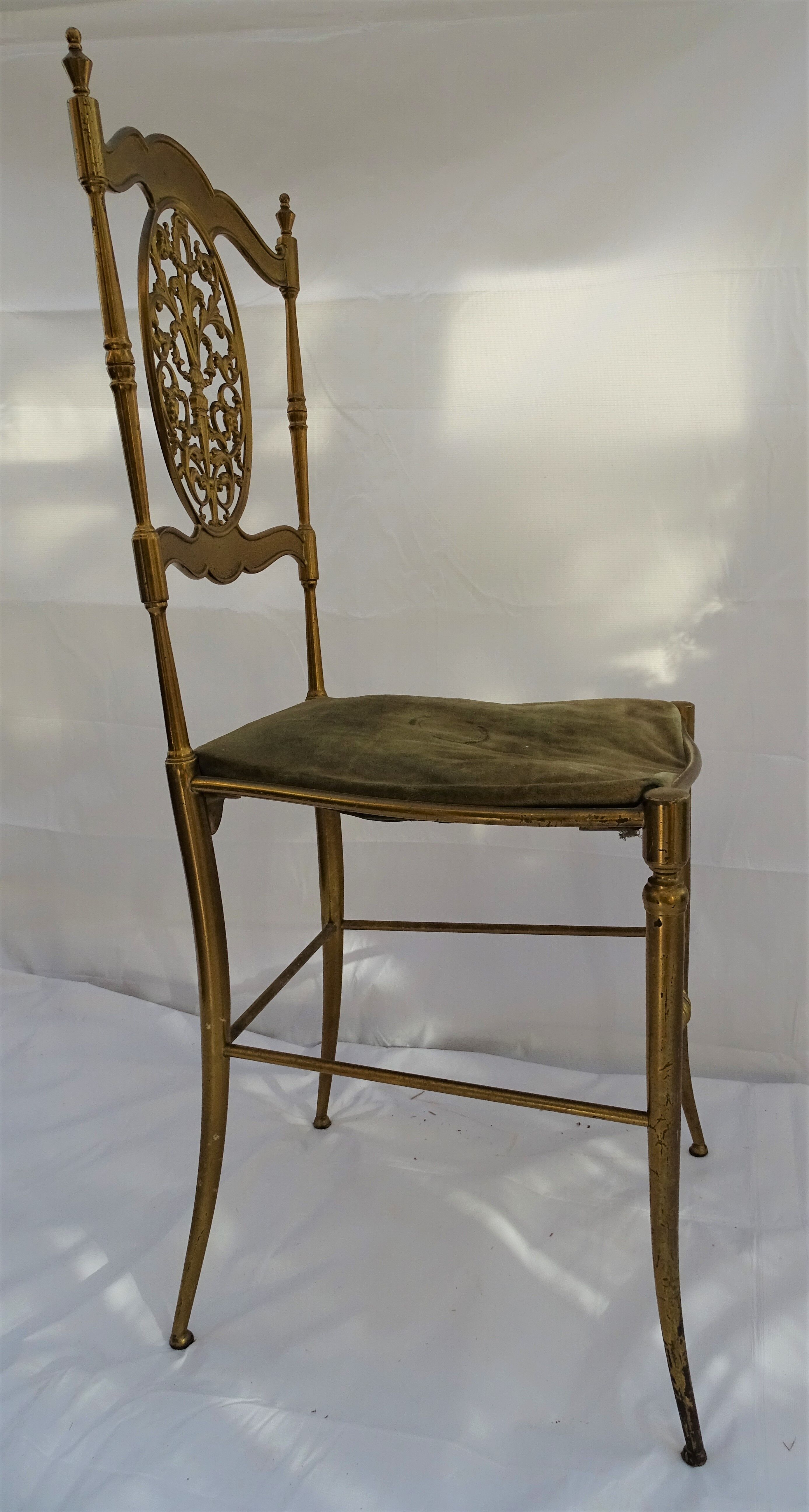 Chaise en laiton massif