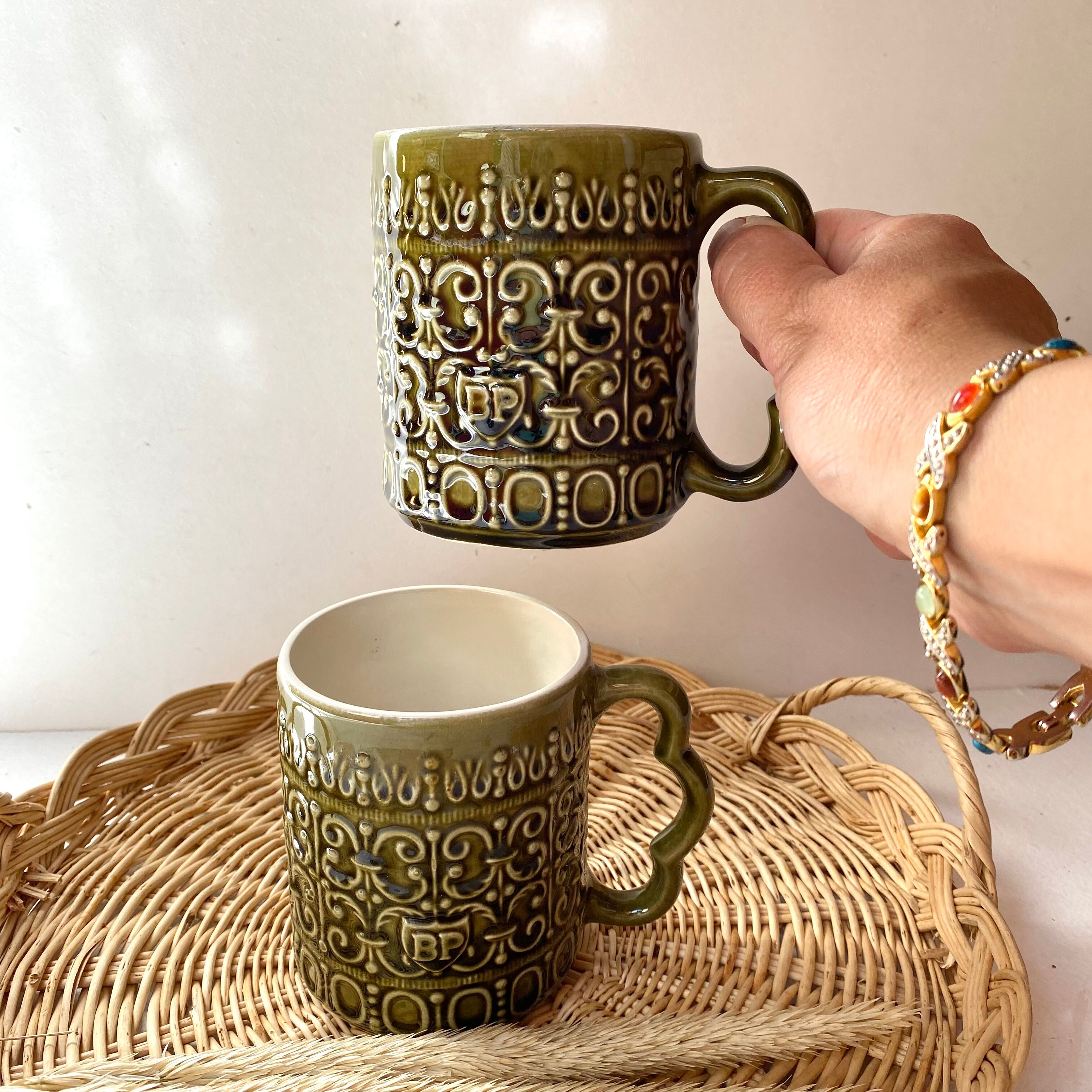 Vintage advertising Mugs cups